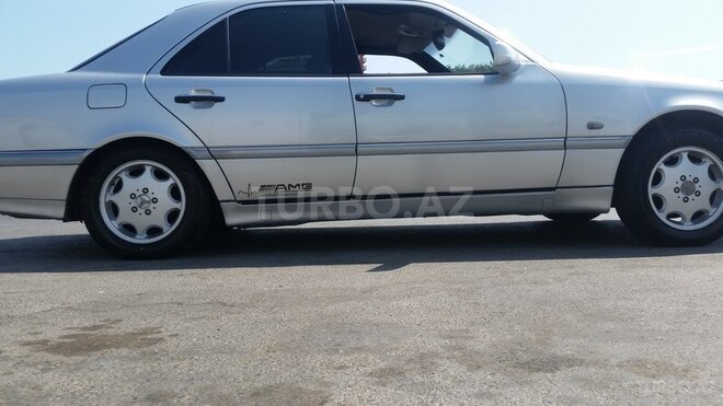 Mercedes C 240 2000, 254,000 km - 2.4 l - Bakı