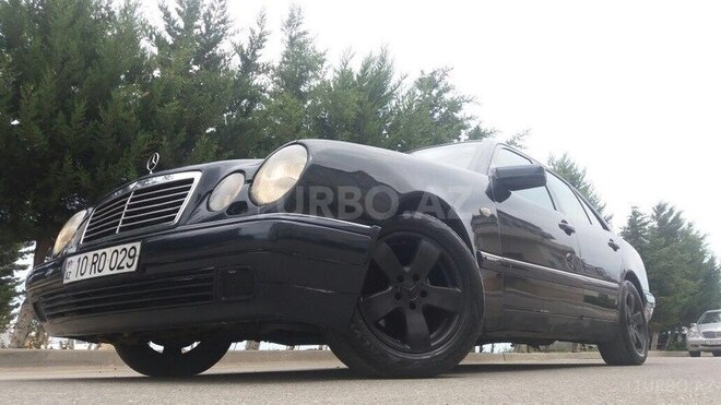Mercedes E 300 1996, 267,000 km - 3.0 l - Sumqayıt