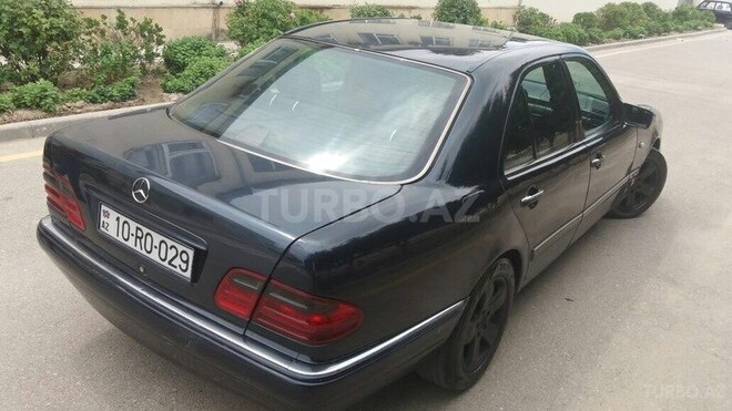 Mercedes E 300 1996, 267,000 km - 3.0 l - Sumqayıt