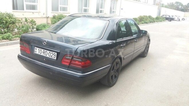 Mercedes E 300 1996, 267,000 km - 3.0 l - Sumqayıt