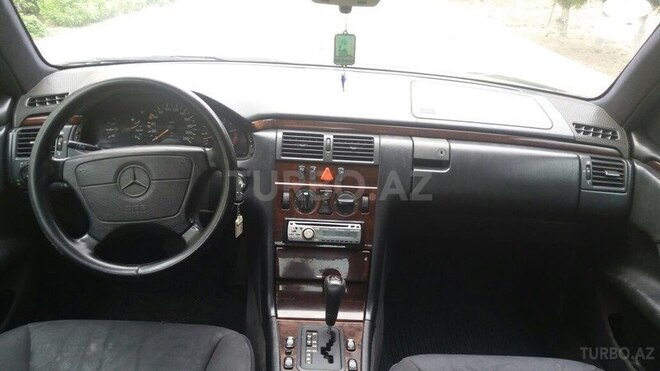 Mercedes E 300 1996, 267,000 km - 3.0 l - Sumqayıt