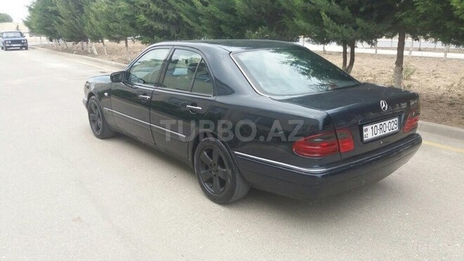 Mercedes E 300 1996, 267,000 km - 3.0 l - Sumqayıt