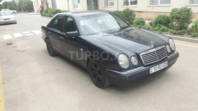 Mercedes E 300 1996, 267,000 km - 3.0 l - Sumqayıt
