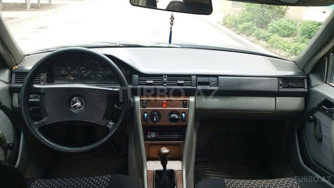 Mercedes E 200 1989, 257,000 km - 2.0 l - Sumqayıt