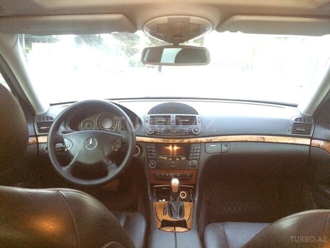 Mercedes E 240 2002, 292,400 km - 2.6 l - Bakı