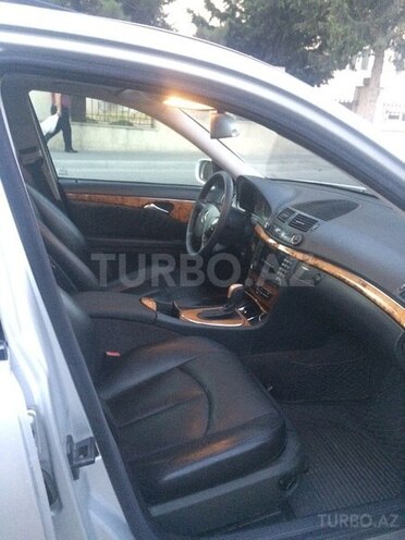 Mercedes E 240 2002, 292,400 km - 2.6 l - Bakı
