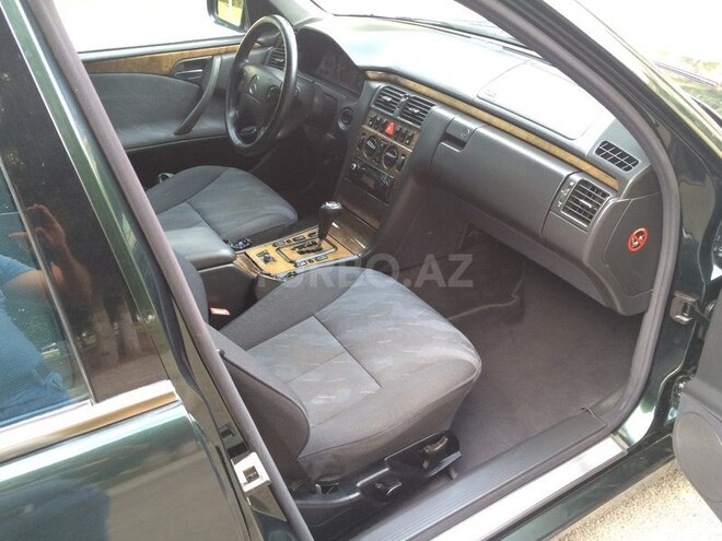Mercedes E 280 2000, 208,950 km - 2.8 l - Bakı