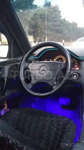 Mercedes E 280 1995, 300,000 km - 2.8 l - Bakı