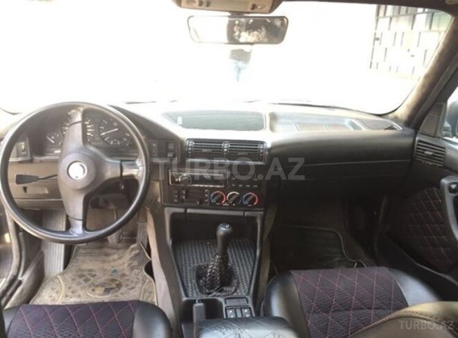 BMW 525 1993, 293,000 km - 2.5 l - Bakı