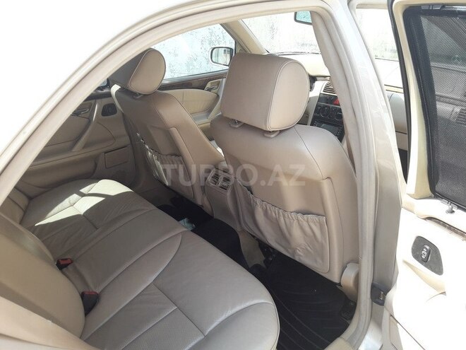 Mercedes E 240 2000, 309,000 km - 2.6 l - Bakı