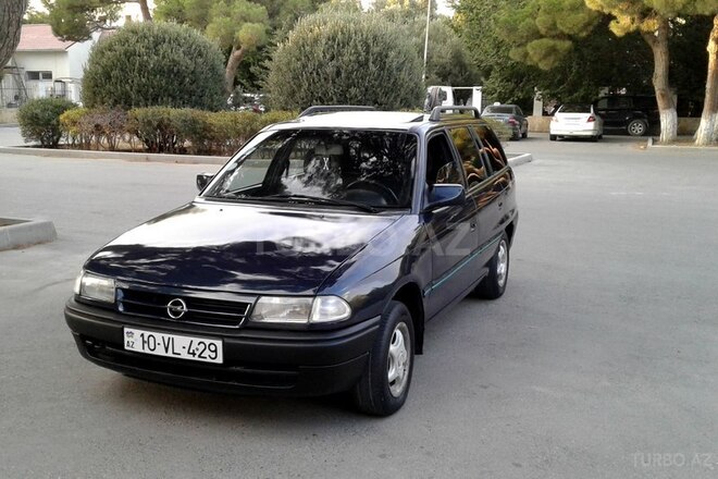 Opel Astra 1993, 300,001 km - 1.6 л - Bakı