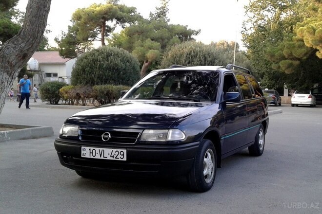 Opel Astra 1993, 300,001 km - 1.6 л - Bakı