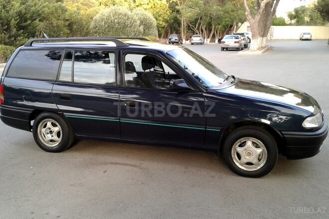 Opel Astra 1993, 300,001 km - 1.6 л - Bakı