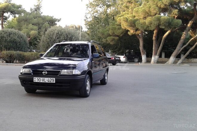 Opel Astra 1993, 300,001 km - 1.6 л - Bakı