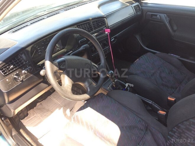Volkswagen Golf 1996, 143,000 km - 1.6 l - Bakı