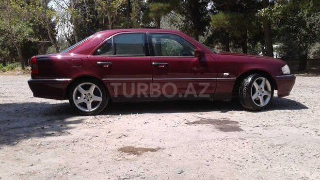 Mercedes C 220 1996, 275,000 km - 2.2 l - Sumqayıt