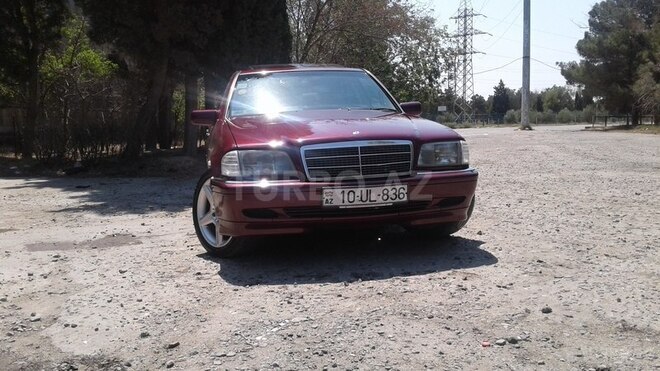 Mercedes C 220 1996, 275,000 km - 2.2 l - Sumqayıt