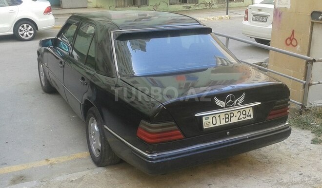 Mercedes E 300 1986, 250,000 km - 3.0 l - Bakı