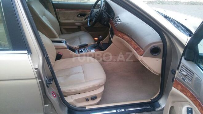 BMW 523 1999, 224,000 km - 2.5 l - Şamaxı