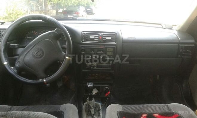 Opel Vectra 1995, 365,148 km - 2.0 л - Ağstafa