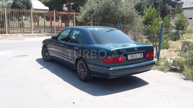 Mercedes E 240 1999, 234,000 km - 2.4 l - Bakı