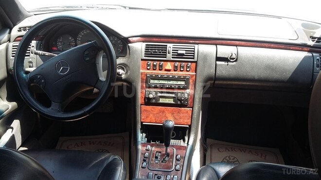 Mercedes E 240 1999, 234,000 km - 2.4 l - Bakı