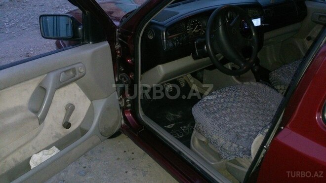Volkswagen Vento 1992, 186,000 km - 1.8 l - Yevlax