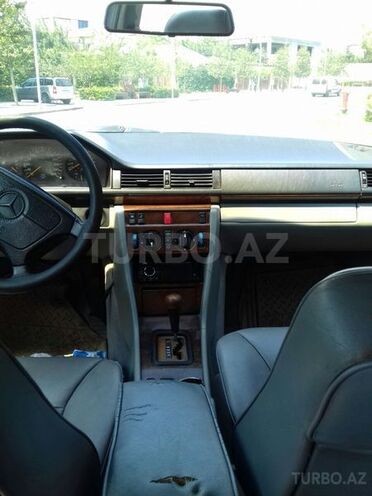 Mercedes E 280 1994, 213,000 km - 2.8 l - Bakı