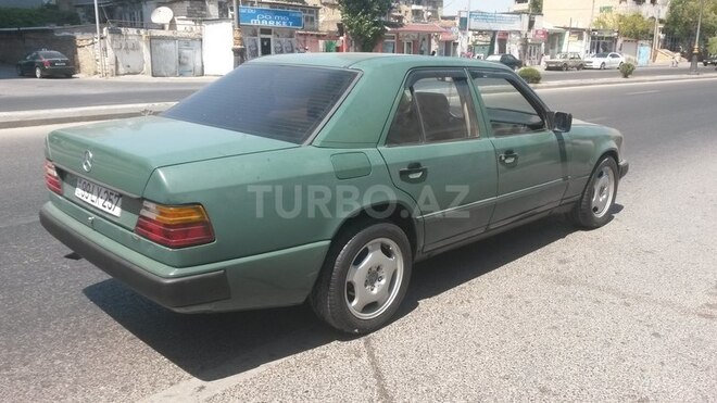 Mercedes E 200 1989, 370,000 km - 2.0 l - Bakı