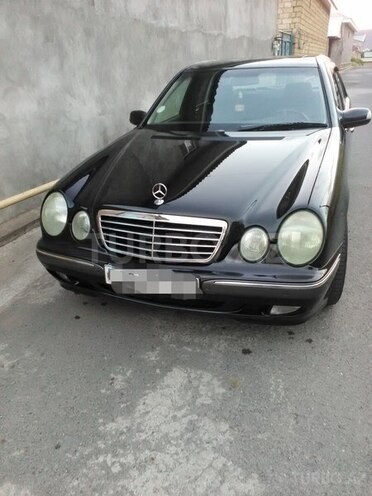 Mercedes E 240 2001, 250,000 km - 2.6 л - Qəbələ