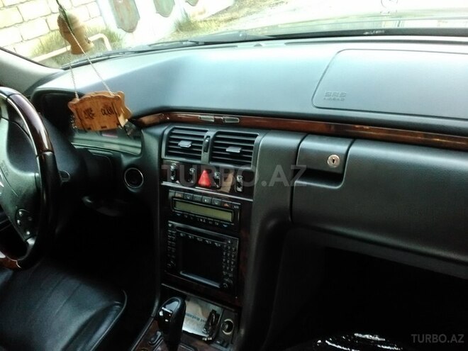 Mercedes E 240 2001, 250,000 km - 2.6 л - Qəbələ