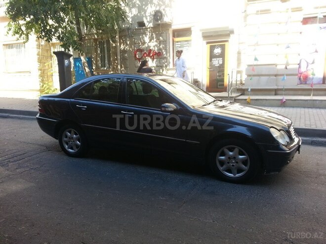 Mercedes C 220 2001, 312,000 km - 2.2 l - Bakı