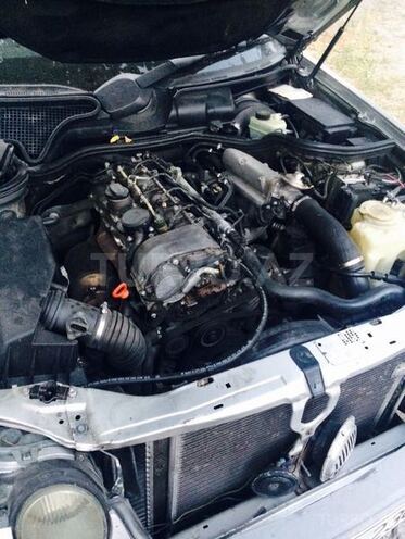 Mercedes E 220 1999, 185,000 km - 2.2 l - Şəki