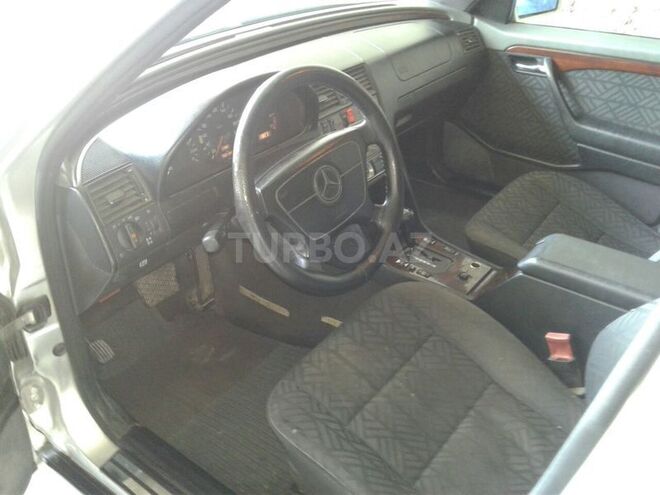 Mercedes C 220 1995, 180,000 km - 2.2 л - Şəki