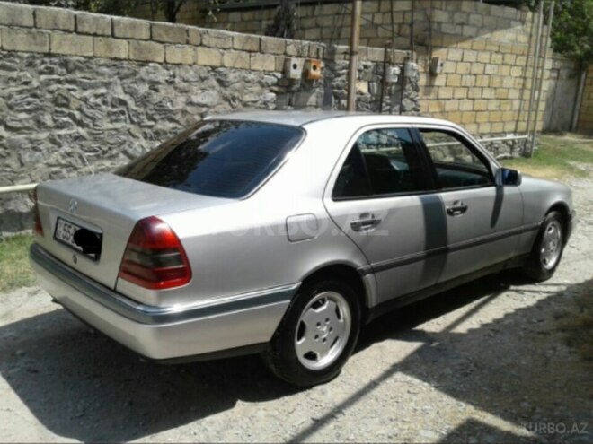 Mercedes C 220 1995, 180,000 km - 2.2 л - Şəki
