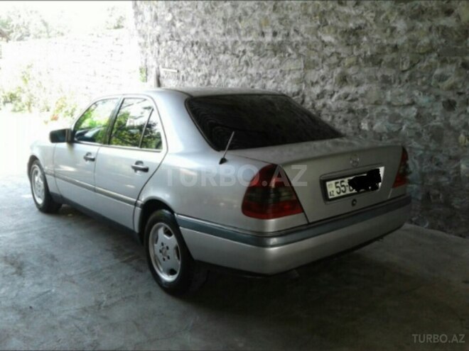 Mercedes C 220 1995, 180,000 km - 2.2 л - Şəki