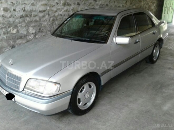 Mercedes C 220 1995, 180,000 km - 2.2 л - Şəki