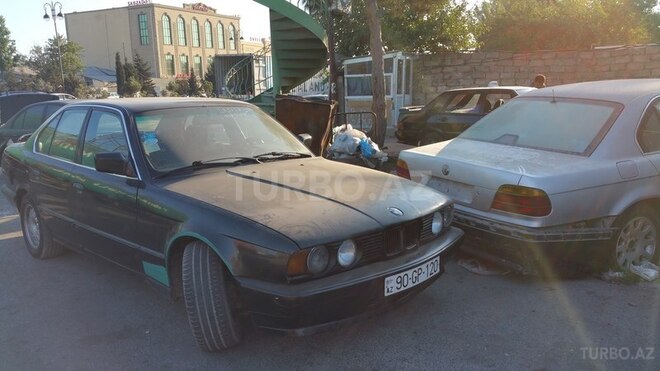 BMW 520 1988, 300,000 km - 0.2 l - Bakı
