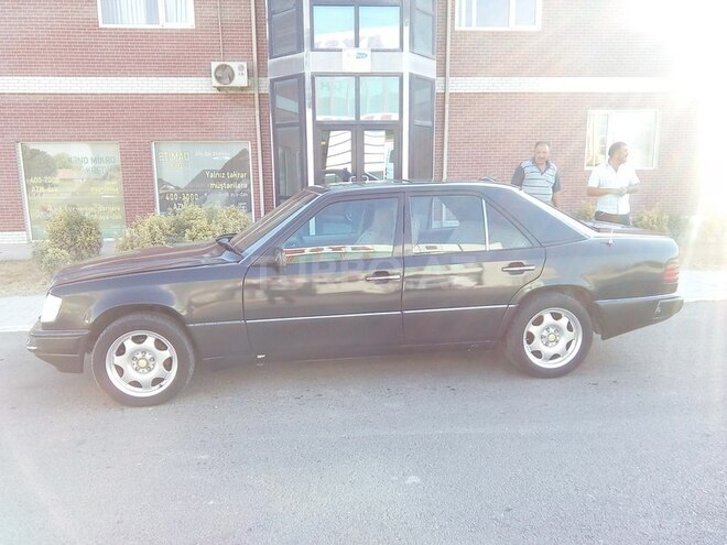 Mercedes E 230 1990, 225,000 km - 2.3 l - Xaçmaz
