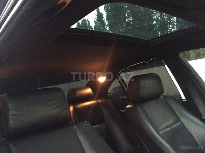 BMW 535 2001, 285,000 km - 3.5 л - Sumqayıt