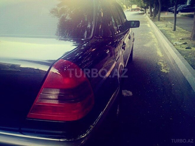Mercedes C 230 1997, 250,000 km - 2.3 l - Bakı