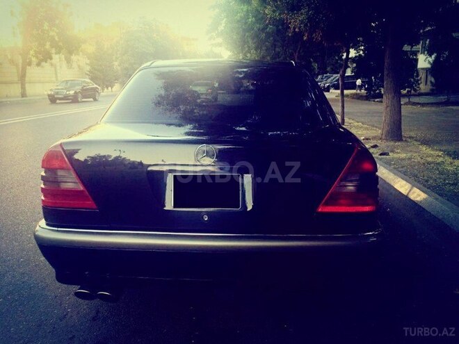 Mercedes C 230 1997, 250,000 km - 2.3 l - Bakı