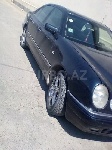 Mercedes E 240 2000, 200,000 km - 2.4 l - Bakı