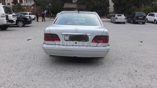 Mercedes E 230 1998, 355,555 km - 2.3 l - Bakı