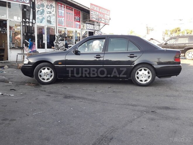 Mercedes C 220 1995, 300,000 km - 2.2 l - Bakı