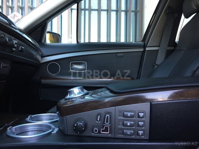 BMW 745 2003, 182,000 km - 4.5 л - Bakı