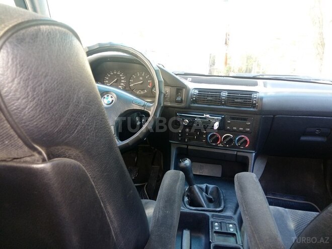 BMW 520 1990, 200,000 km - 2.0 l - Bakı