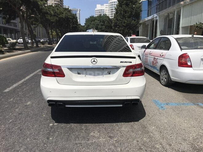 Mercedes E 200 2011, 72,000 km - 1.8 l - Bakı