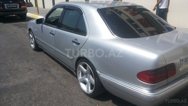 Mercedes E 240 1998, 325,147 km - 0.3 l - Bakı