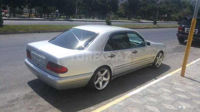 Mercedes E 240 1998, 325,147 km - 0.3 l - Bakı